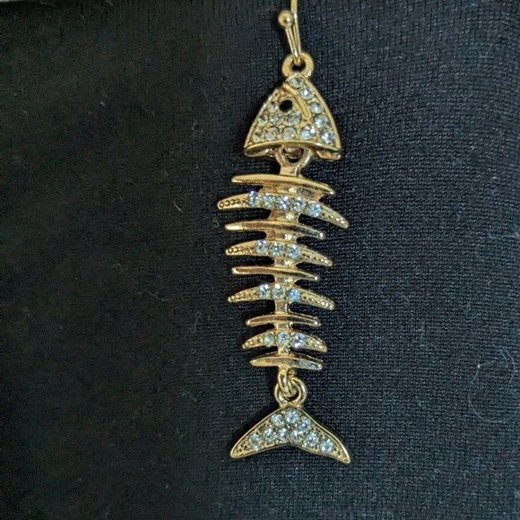 Fishbone design necklace and earrings. Gold tone. Like new. - Picture 6 of 8
